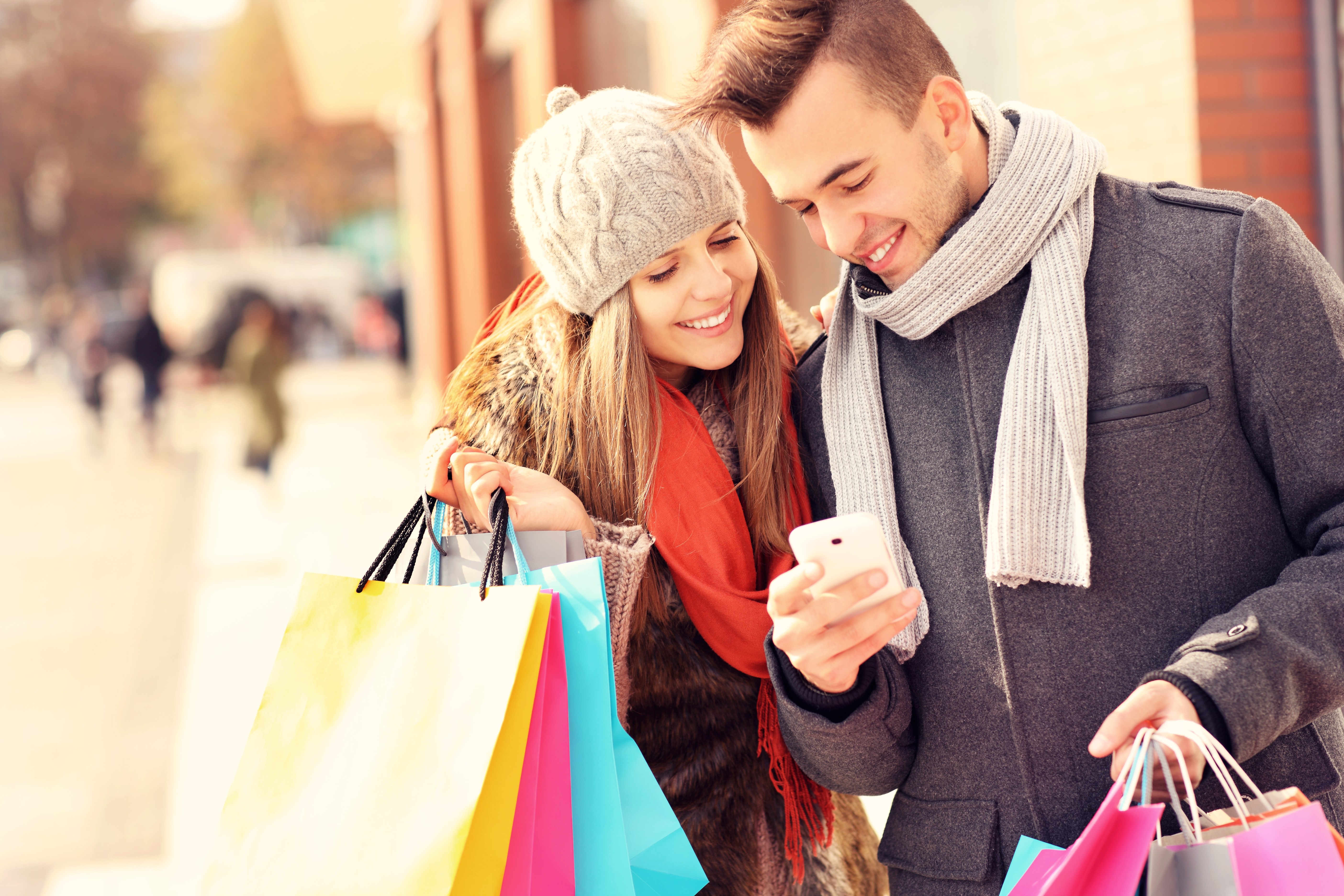 Couple with shopping bags