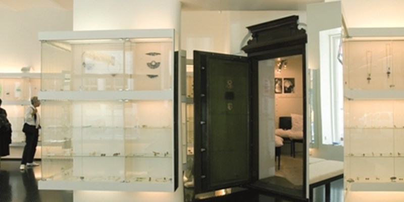 Jewelry window display - Tallinn, Estonia